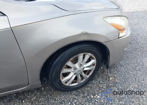 2015 Nissan Altima 2.5 S z USA, uszkodzony, nr VIN 1N4AL3AP1FC134599